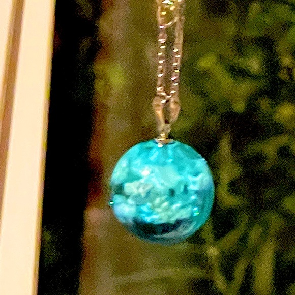 CLOUD charm necklace silver tone Lucite - Picture 6 of 6